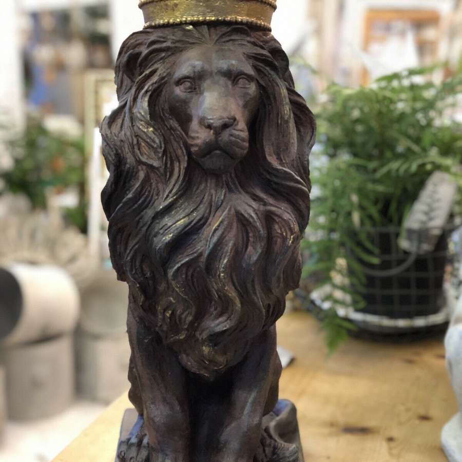 Crowned lion