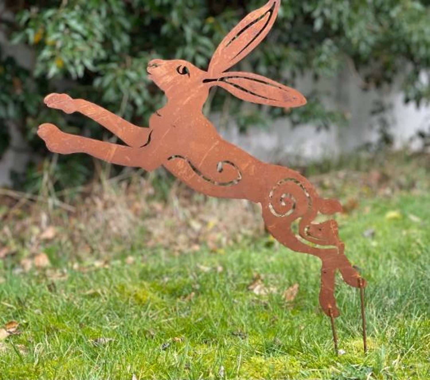 Salvage style leaping garden hare