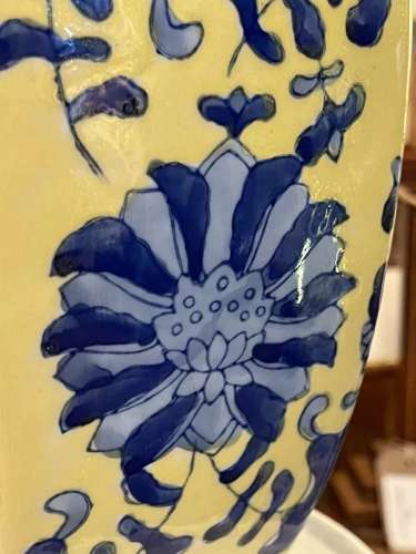 Vintage Chinese export hexagonal yellow ground vase